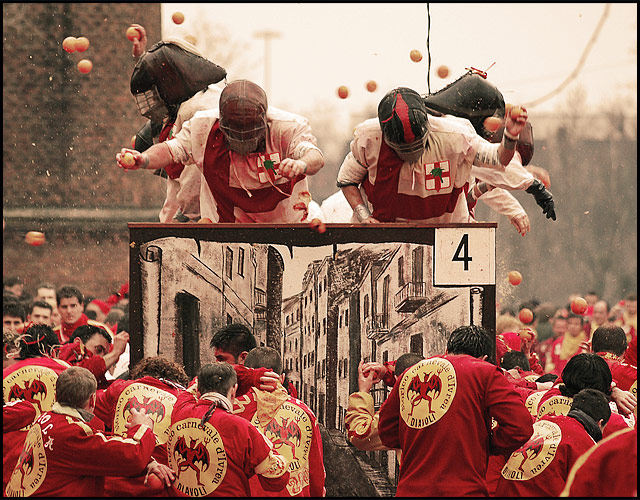 ivrea-orange-battle-carnival