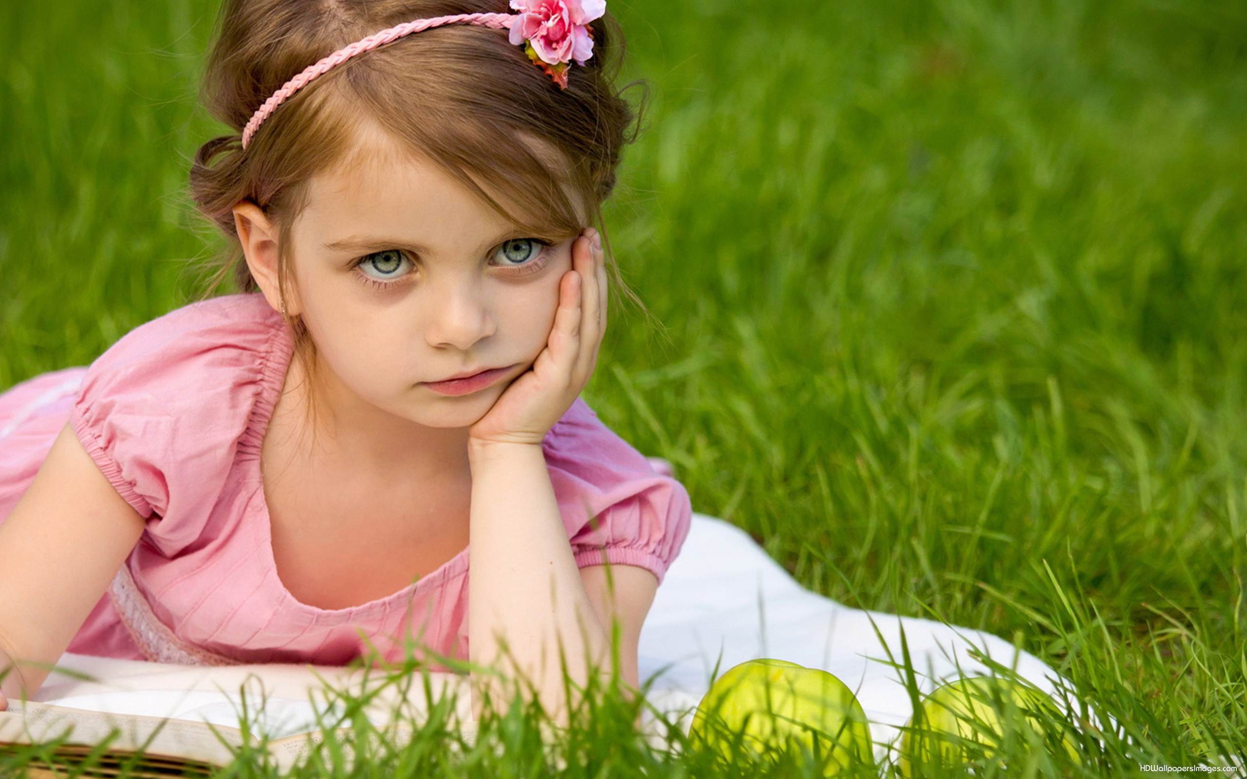 Baby-Girl-In-Garden