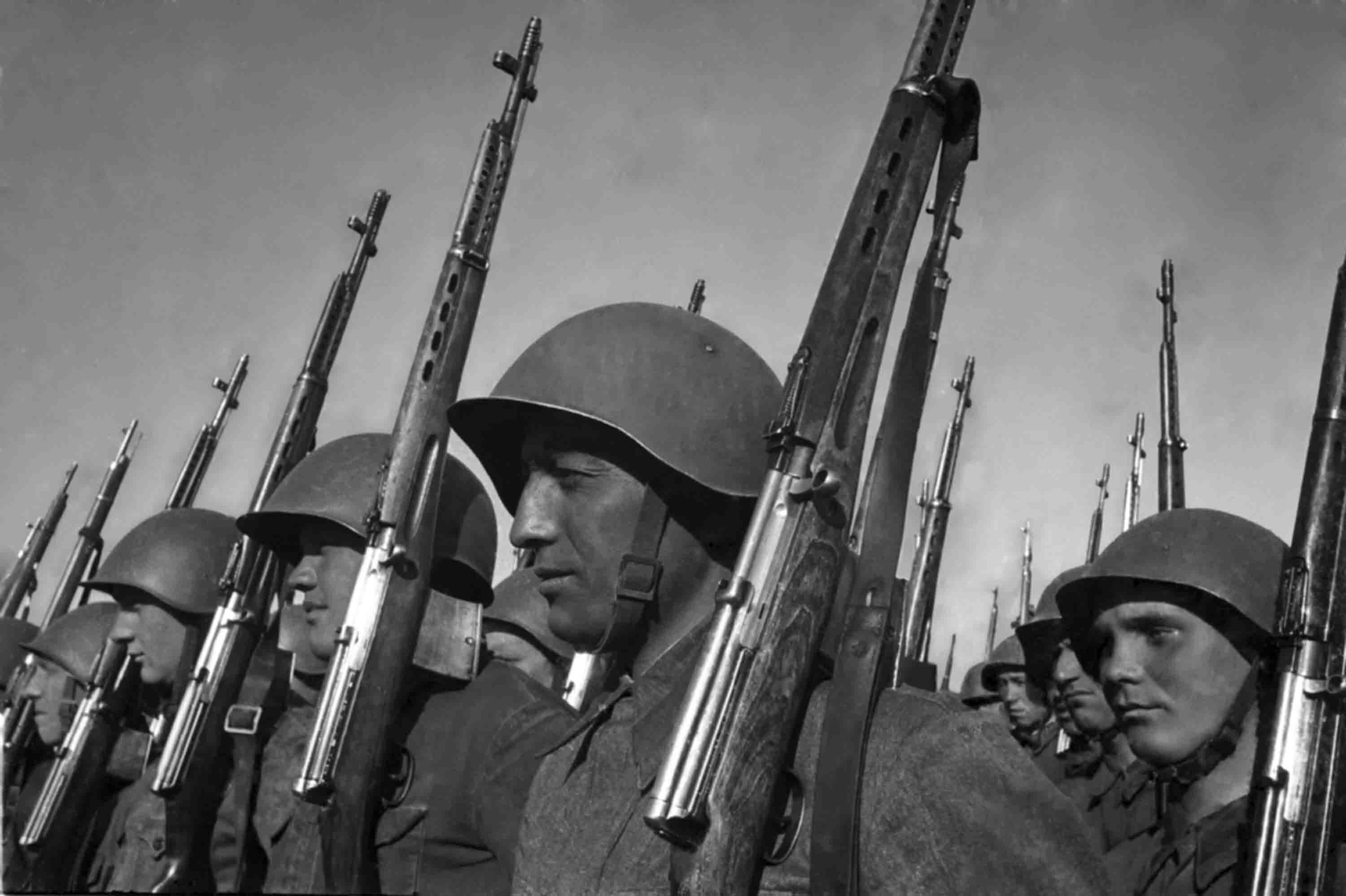 Русские солдаты второй мировой. Советский солдат второй мировой войны 1941. ВОВ 1941-1945 Строй солдат. Солдат с свт-40.