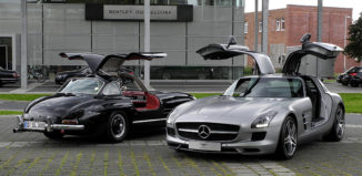 Класиката Mercedes-Benz 300 SL до наследника си SLS AMG.