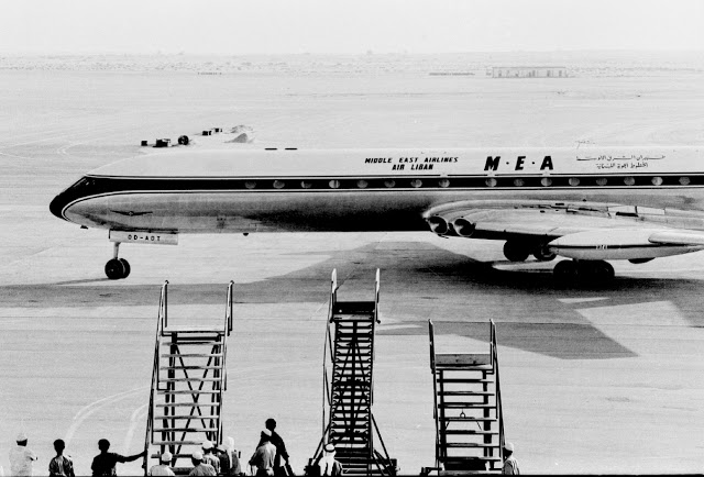 Първият голям самолет, който каца на летището в Дубай е Comet на авиокомпанията Middle East Airlines през 1965 г.