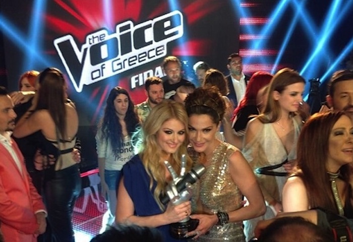 Деспина Ванди с победителката в гръцкия вариант "The Voice" Мария Елена Кириаку. 