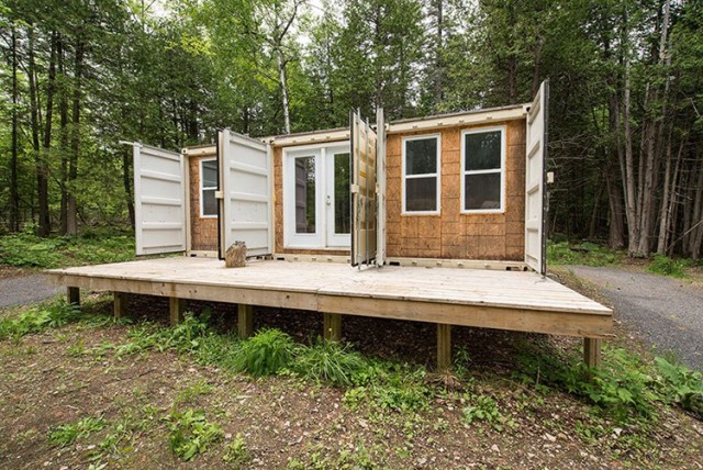 three-shipping-containers-home-3-640x428