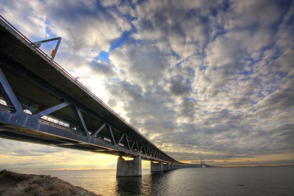 Oresund-Bridge-Oresundsbron-Sweden-Denmark-twin-track-railway-and-dual-carriageway-bridge-Copenhagen-Malmo-tunnel-across-strait-5