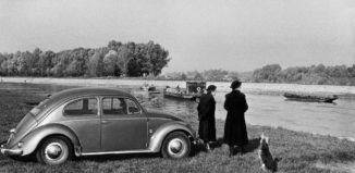 danube-revisited-ein-museum-faehrt-die-donau-ab-41-53221875