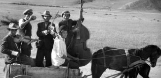 danube-revisited-ein-museum-faehrt-die-donau-ab-41-53221895