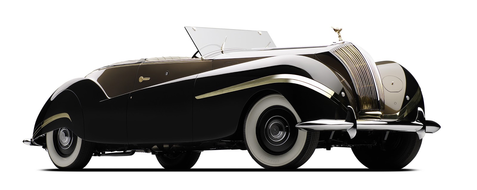 1939 Rolls-Royce Phantom III Cabriolet проектиран от Жан-Анри Лабурдет.