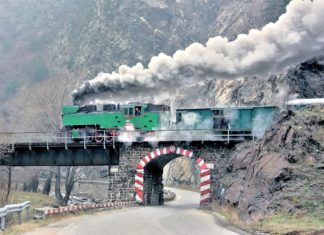 влакове в България