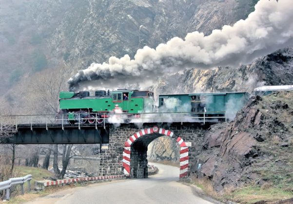 влакове в България