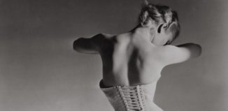 Corset-by-Detolle-for-Mainbocher-1939--Conde-Nast-Horst-Estate