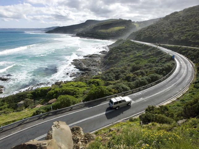 Great Ocean Road е магичният път, който ще ви отведе до 12-те апостола.