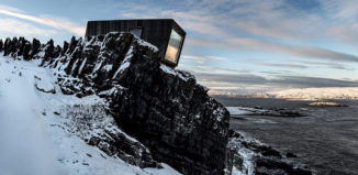 Модернистична хижа в Конгсфьорд, Норвегия.