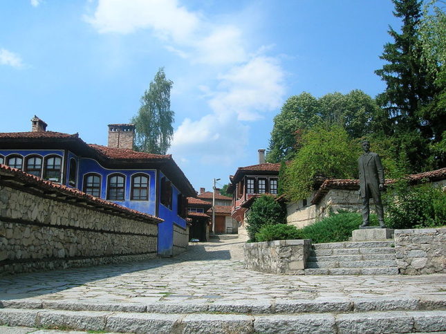 800px-Todor_Kableshkov-statue-3