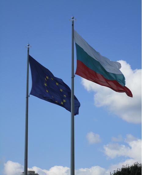 Two-Flags-European-Union-and-Bulgaria