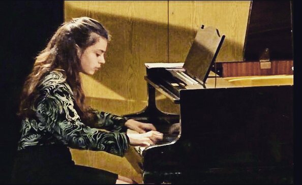 Виктория Петкова - пиано